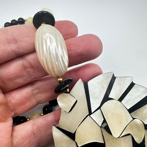 Vintage Lee Sands Leo the Lion Mother of Pearl Inlay Onyx and Quartz Necklace! - Picture 8 of 12